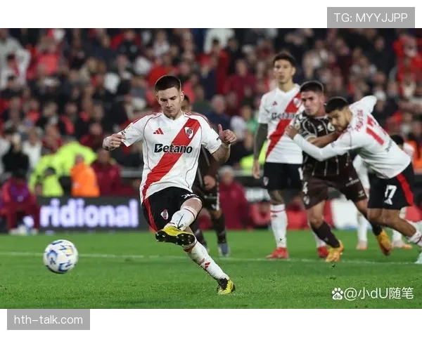 莱万多夫斯基国家队迎来闪耀首秀,助力球队关键胜利 莱万多夫斯基国家队迎来闪耀首秀,助力球队关键胜利