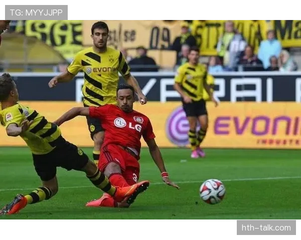 多特蒙德防线频频被打穿，站位漏洞是否已成隐患？