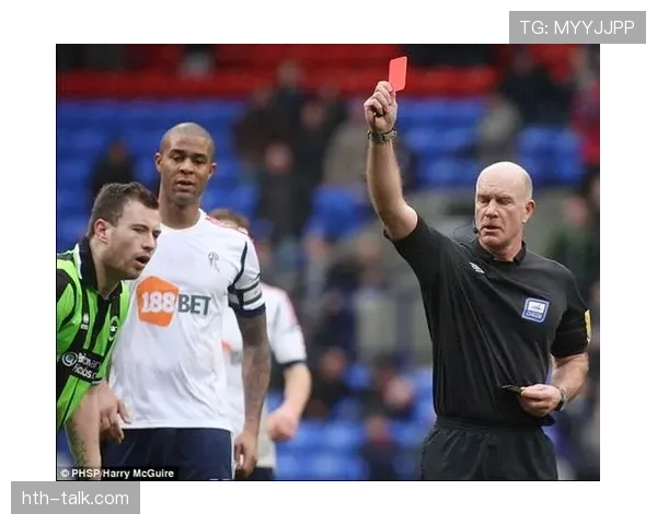 围堵裁判是否构成违规？规则如何界定球员抗议行为