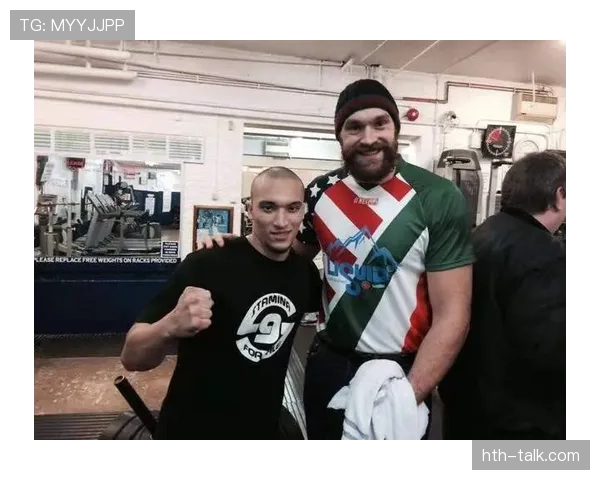 泰森·富里冰箱里堆满了高级牛排，听说他连早餐都比我们做晚饭讲究多了吧？